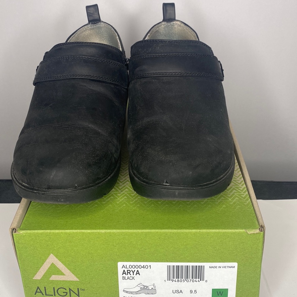 Nurse mates align used shoes 9.5 W